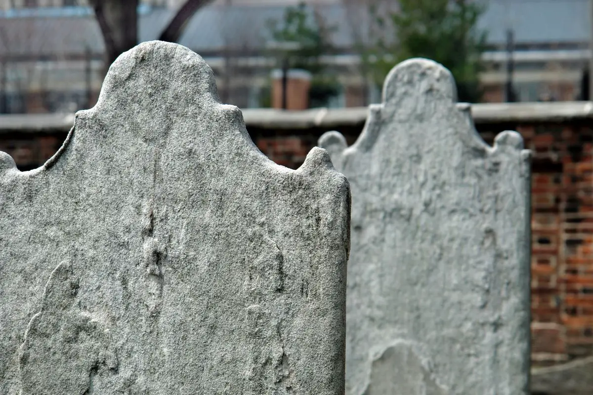 Best Way To Clean Limestone Headstones (Tips For Cleaning Headstones)