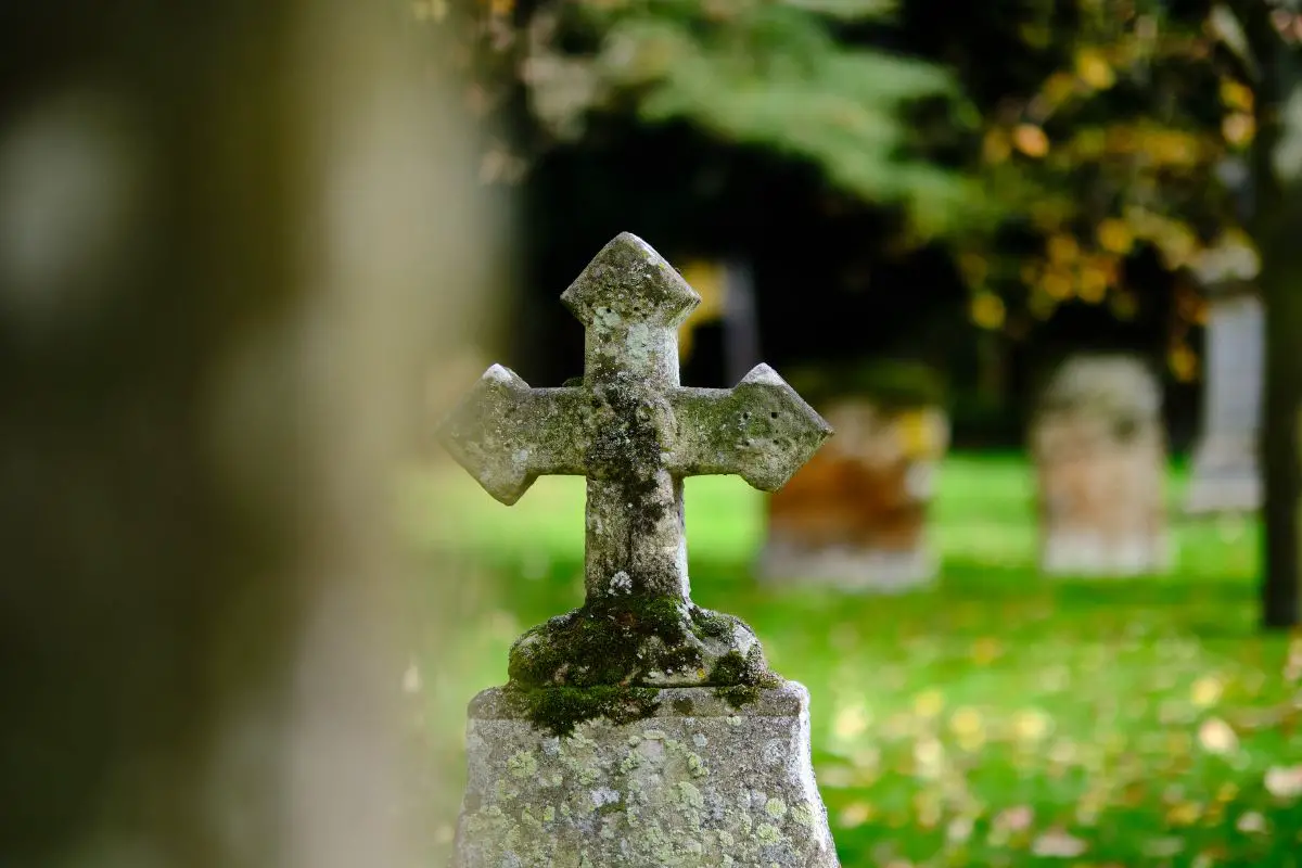 Should You Clean Headstones? (Is Gravestone Cleaning Needed?)