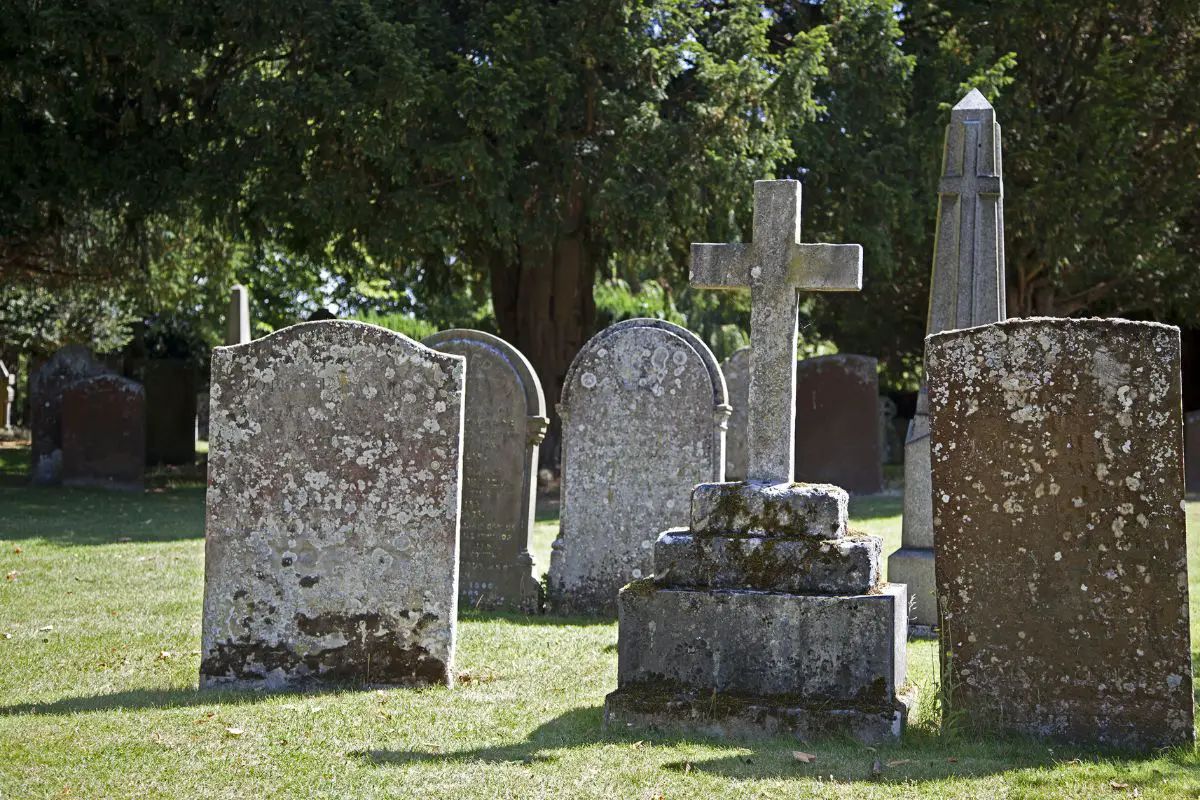 Do Granite Headstones Need To Be Sealed?